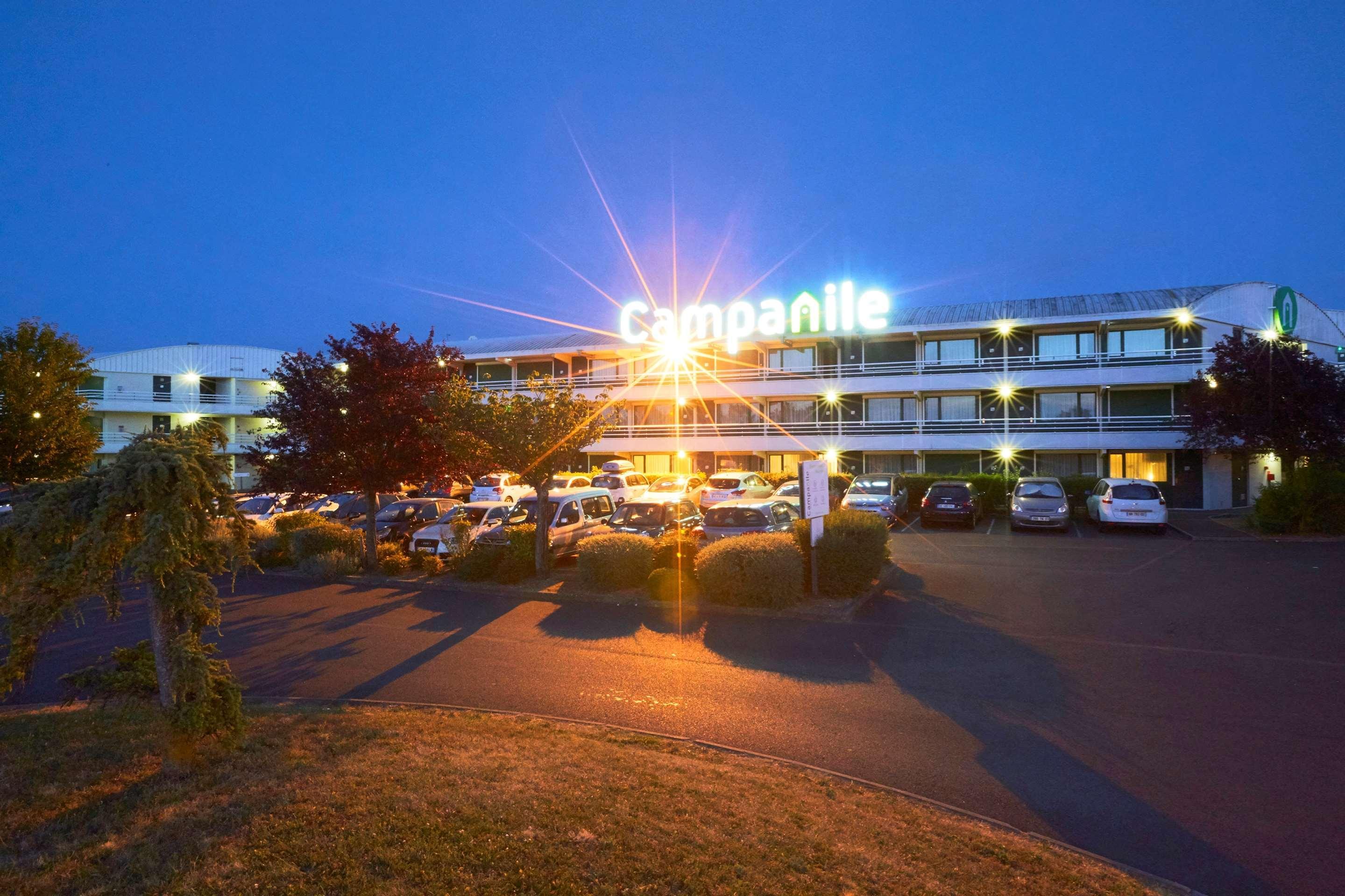 Campanile Poitiers - Site Du Futuroscope Hotell Chasseneuil-du-Poitou Exteriör bild